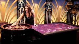 Chip roulette dan area taruhan di meja betpedia